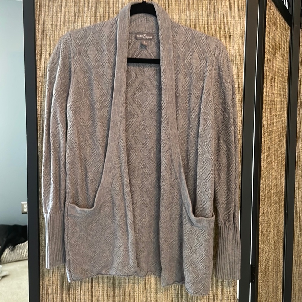 Grey cardigan